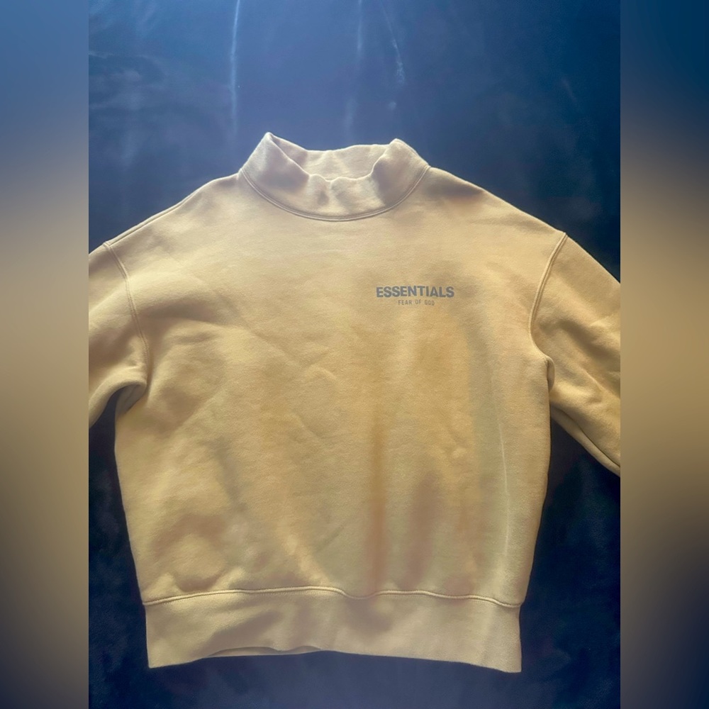 Essentials crewneck pullover